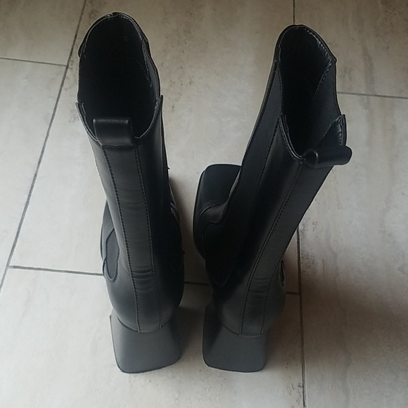 Ladies boots - Picture 2 of 4